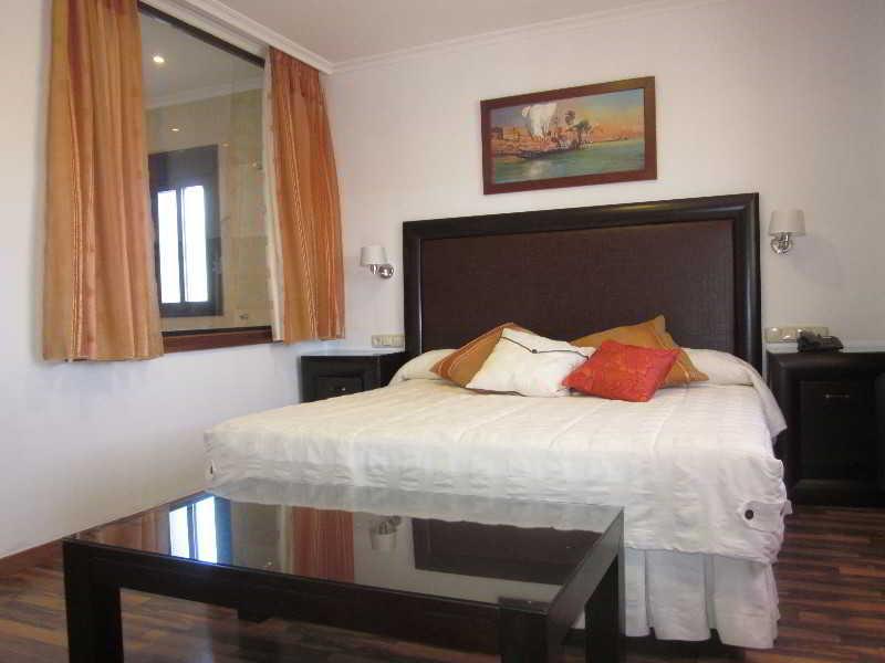 Hotel Mulhacen Guadix Exteriör bild