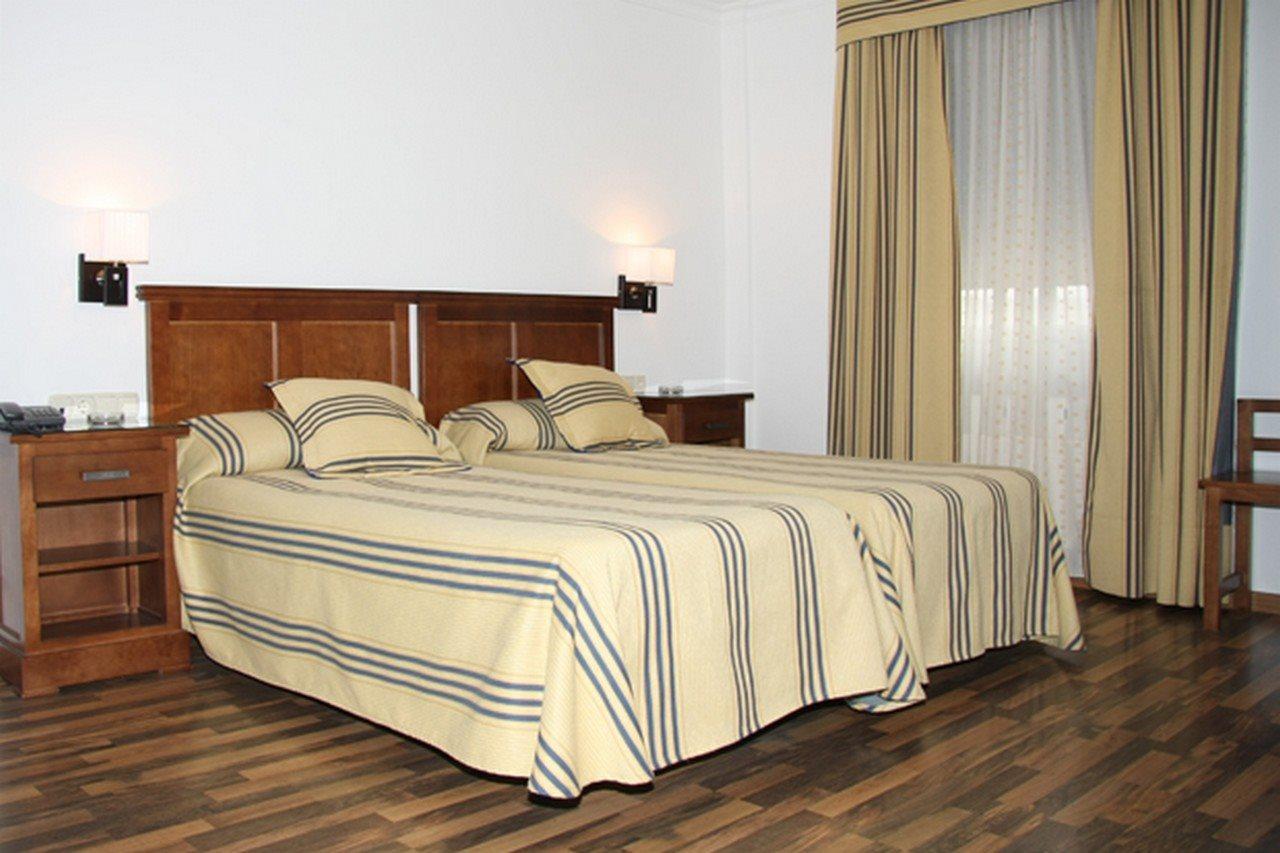 Hotel Mulhacen Guadix Exteriör bild