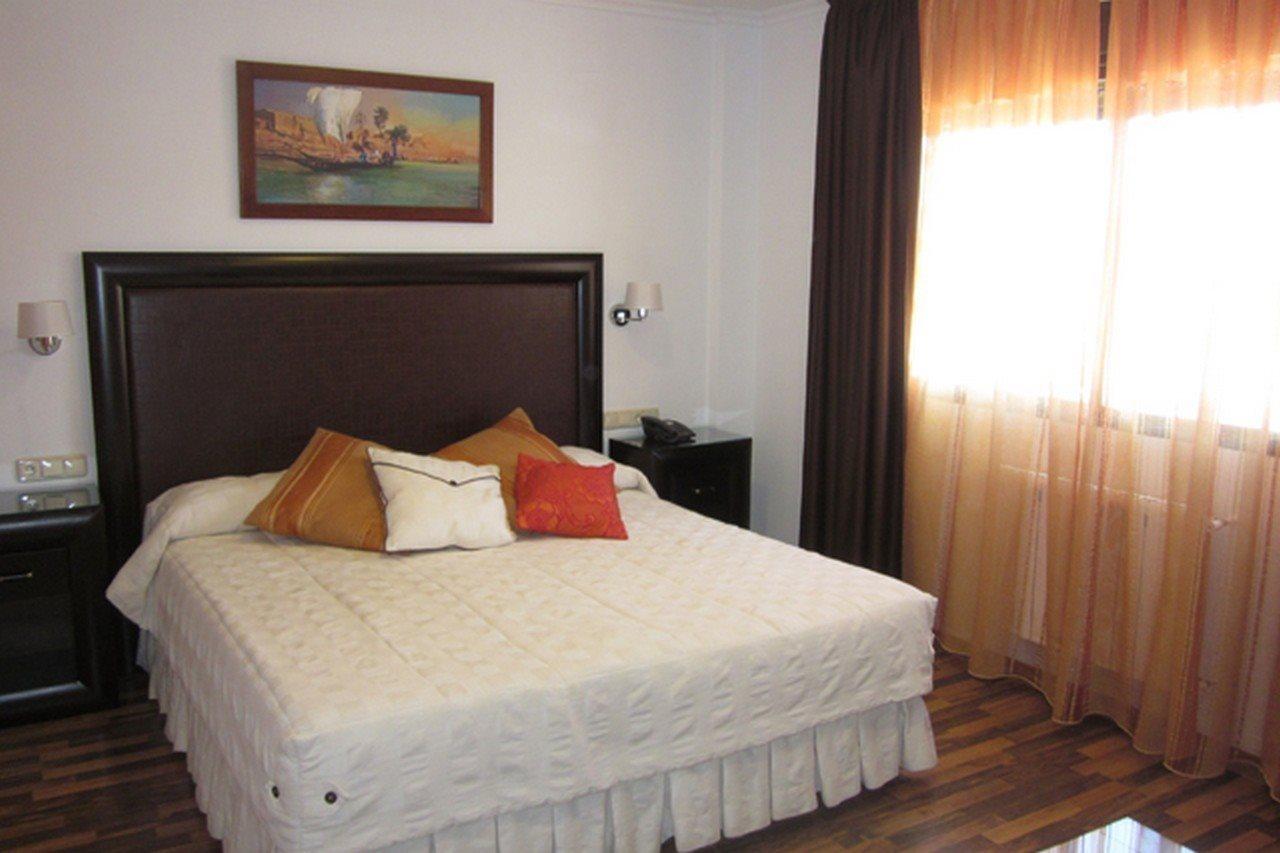 Hotel Mulhacen Guadix Exteriör bild