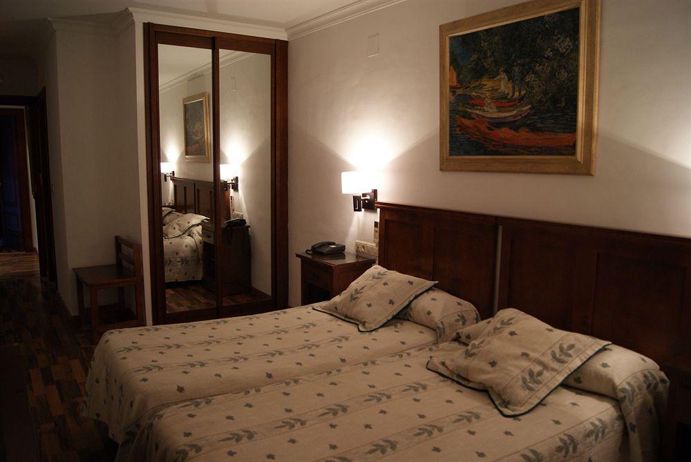 Hotel Mulhacen Guadix Exteriör bild