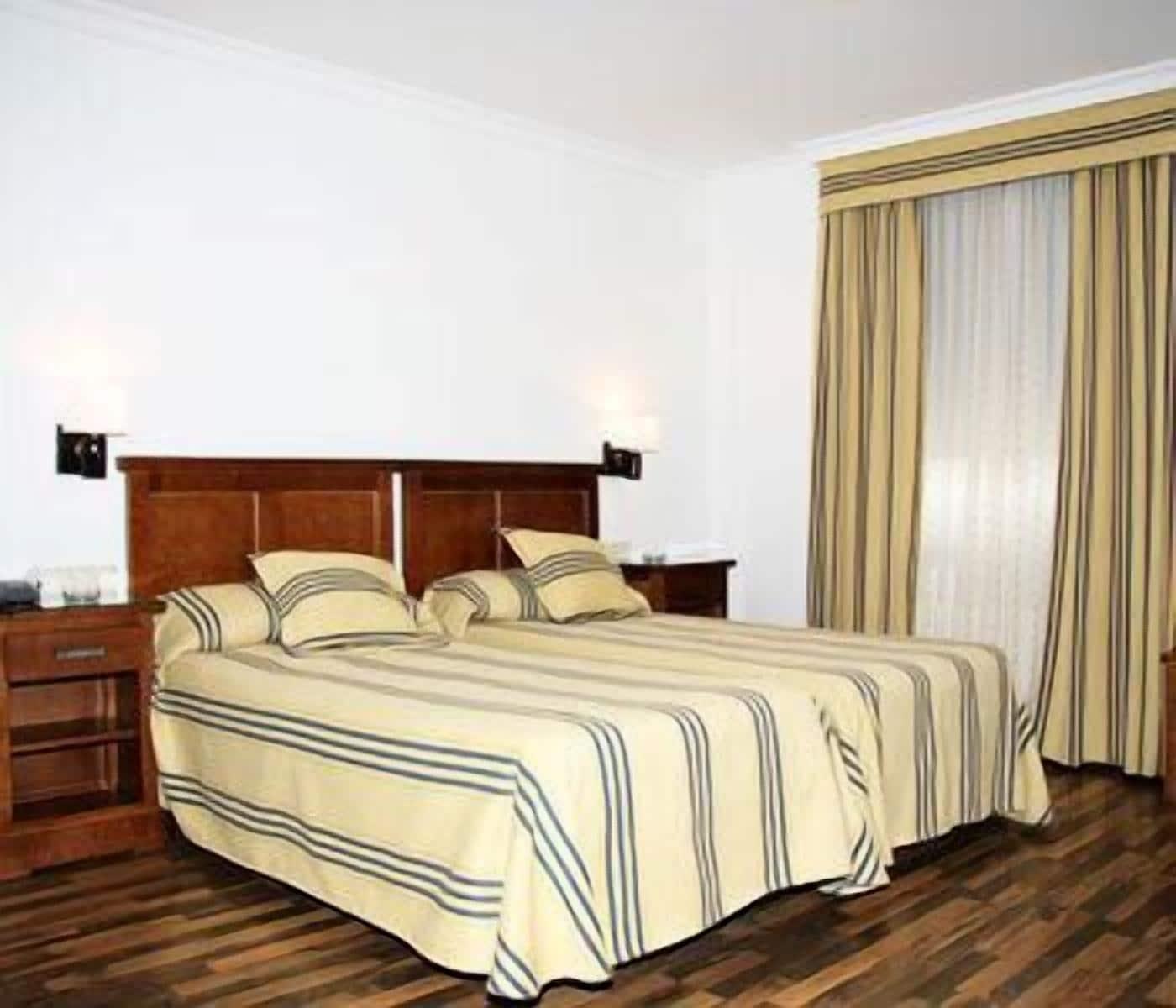 Hotel Mulhacen Guadix Exteriör bild